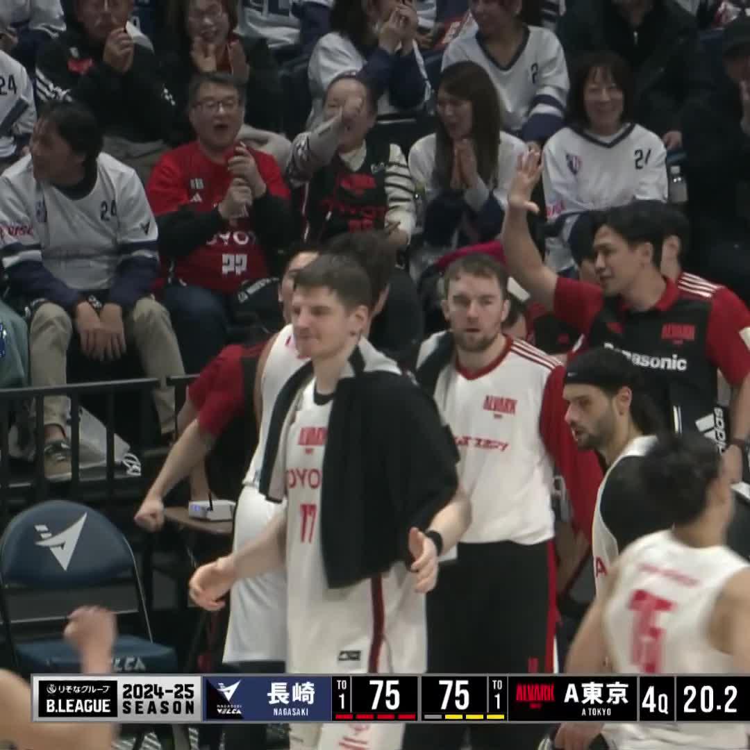 4Q残り40秒⌚この勝負強さ🔥 #3 テーブス海の連続得点で同点に追いつく!!! 75-75でオーバータイムへ! テーブス海 Kai Toews 📲バスケットLIVE配信 #Bリーグ #ONERISE