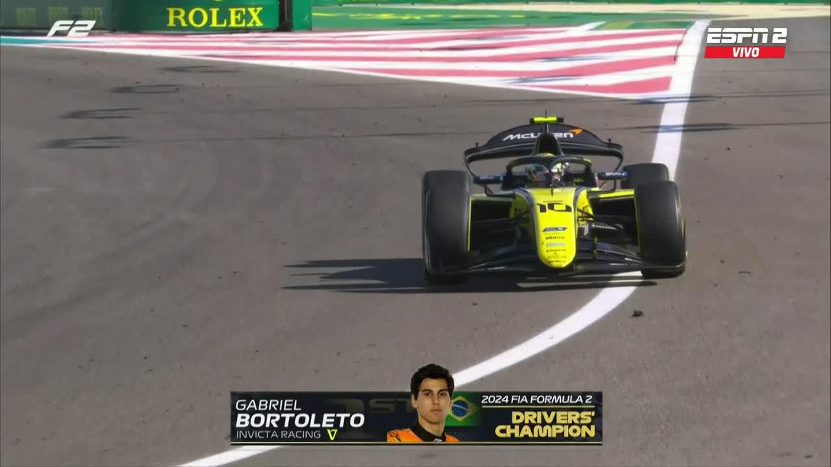 ยกBORTOLETO ES EL CAMPEรN DE LA FรRMULA 2! El brasileรฑo terminรณ segundo y se consagrรณ en la temporada. Primer lugar para el paraguayo Joshua Duerksen en Abu Dhabi. ๐บ #AbuDhabiGP | Toda la temporada de #F2 por #DisneyPlus Premium