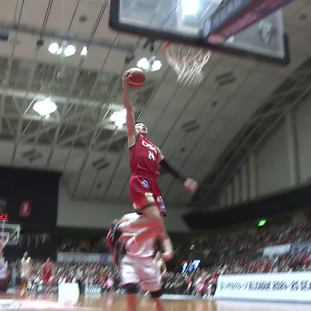 日本代表のポイントガードが見せた華麗なるダンク💥 三遠#24 佐々木 隆成（PG・SG｜180cm） 佐々木隆成 Ryusei Sasaki 三遠ネオフェニックス🐤🔥SAN-EN NEOPHOENIX #Bリーグ #りそなグループ