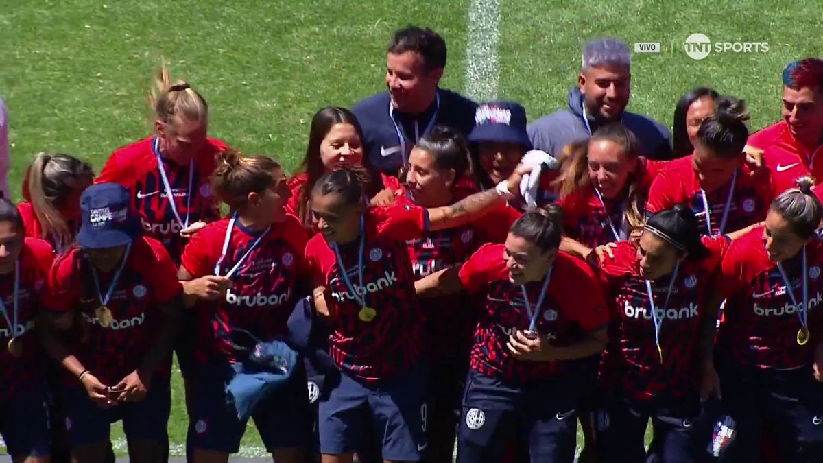TROFEO EN ALTO 🏆 SAN LORENZO CAMPEÓN DEL TORNEO CLAUSURA 2024 🔵🔴 Seguí el #FemeninoxTNTSports 👉 Suscribite al #PackFútbol en