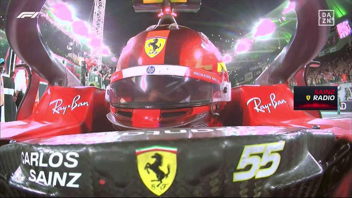 ¡Es imposible no emocionarse con la última radio de Carlos Sainz en Ferrari! 🥹 "FORZA FERRARI SIEMPRE" ❤️ #AbuDabiDAZNF1 🇦🇪