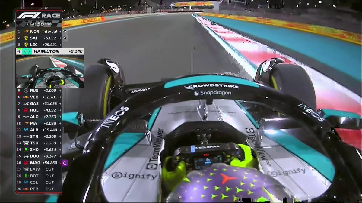 The moment Lewis Hamilton took a LAST GASP lead over teammate George Russell 😲