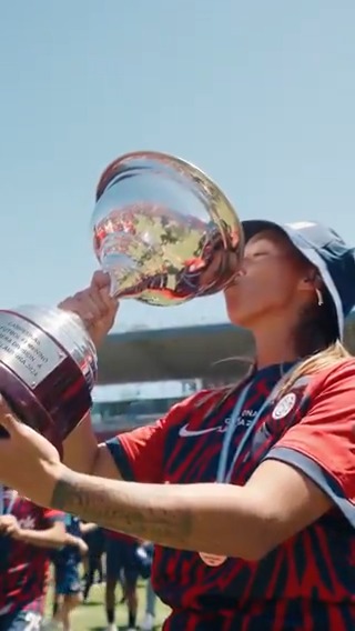💙❤️ El beso de las campeonas