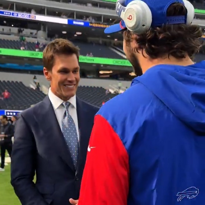 Josh and Tom. 🤝 #BUFvsLAR | #BillsMafia