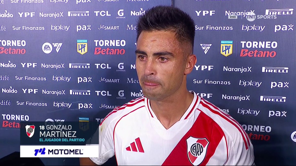 "NO VENÍAMOS REPRESENTANDO A LA CAMISETA NI AL TÉCNICO. ESTAR EN RIVER ES LO MÁS LINDO QUE NOS PUEDE PASAR" Las palabras del Pity Martínez después del triunfo, lo amo completamente. Entiende todo.
