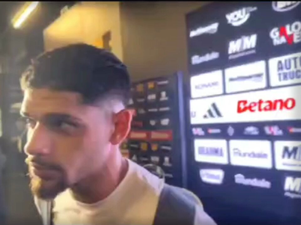 Rubens deixa claro em qual posição prefere jogar, pra acabar com qualquer dúvida! Agora vamos ver se o Atlético vai colocar ele pra jogar na posição onde rende mais, ou se vão continuar matando o futebol do Rubens na lateral esquerda. Imagens: Breno Galante