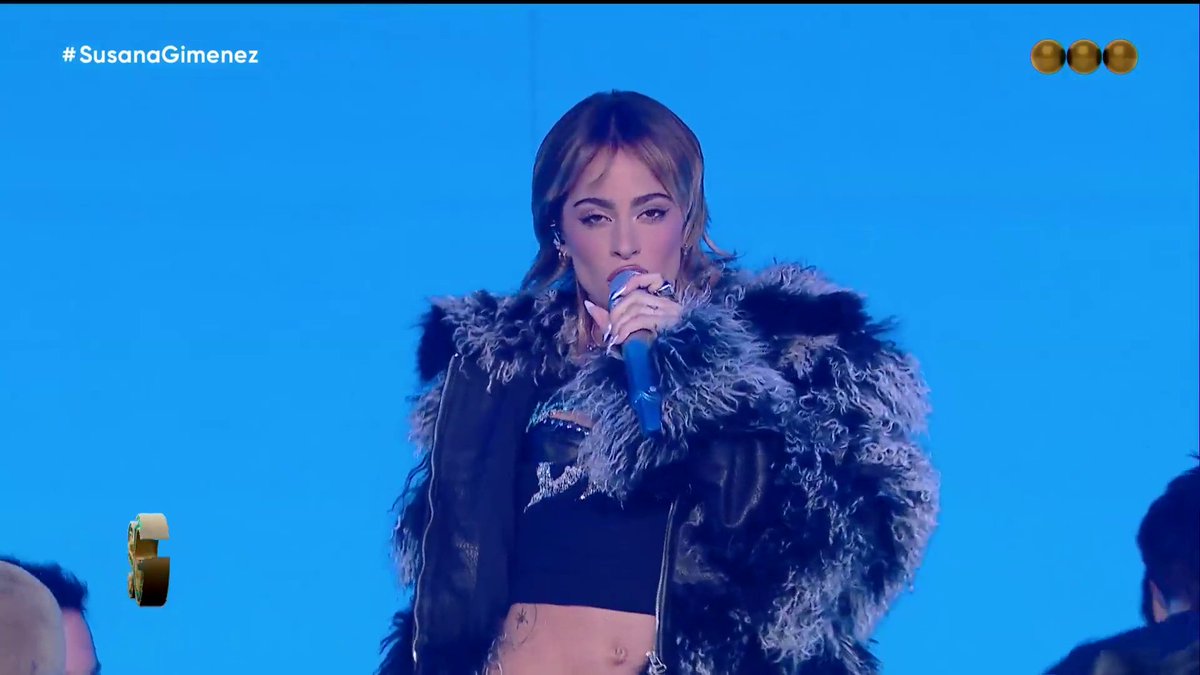 TINI cantando por primera vez en vivo “el cielo” en el programa de Susana Giménez.