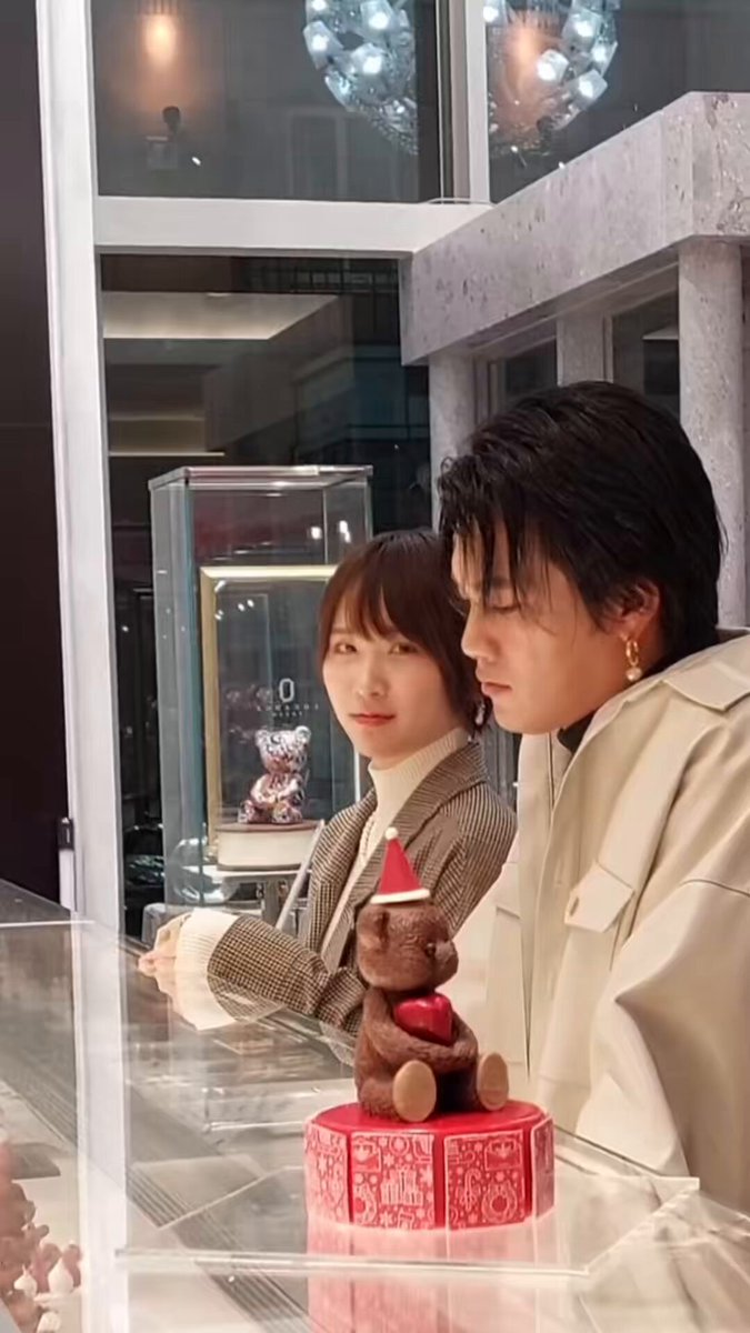 ドラマ撮影舞台裏🧸 想像以上に大きいのかも、わたし ターキーレック LOUANGE TOKYO 公式