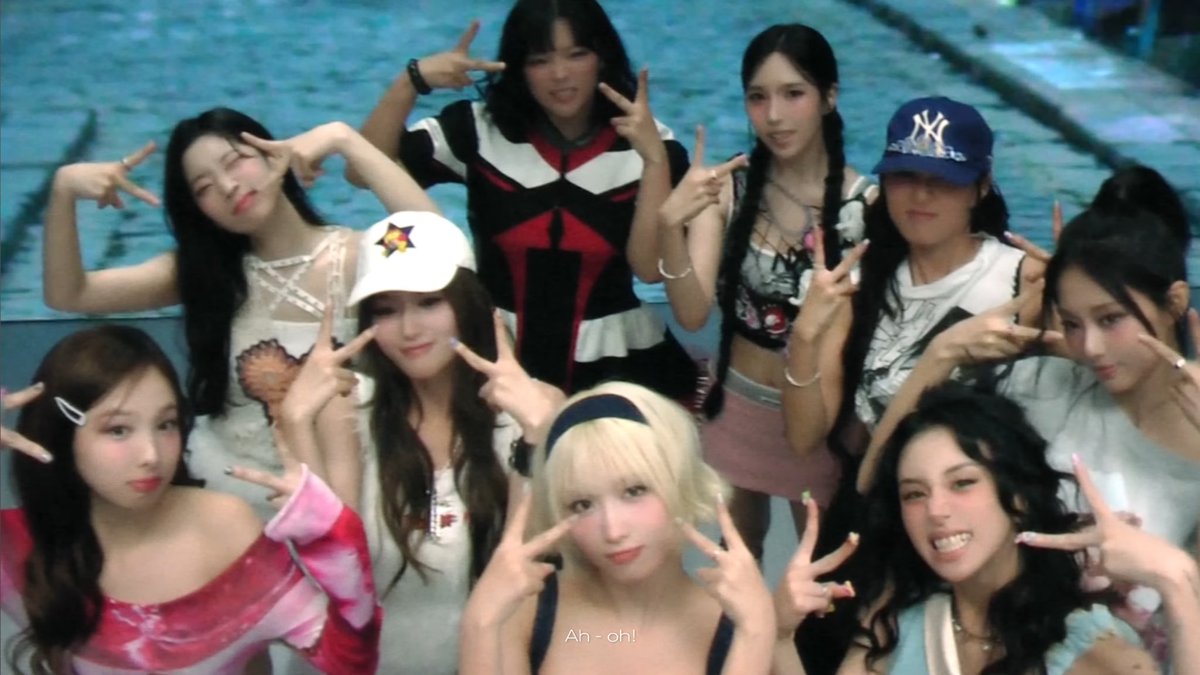 Japan Apple Music Top Songs 🇯🇵 — 9:27PM JST Update #14. MISAMO — NEW LOOK #37. TWICE — Strategy (feat. Megan Thee Stallion) *PEAK* #109. TWICE — Strategy *PEAK* #159. TWICE — Kiss My Troubles Away *PEAK*