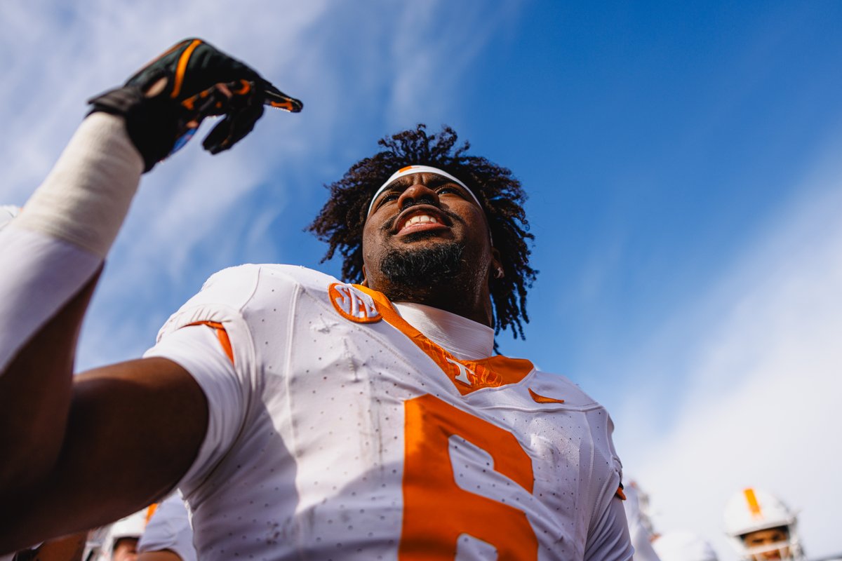 "show us who we're playing so we can get to work" Dylan Sampson ♜ 🥀🖤 #GBO | 📺 SEC Network