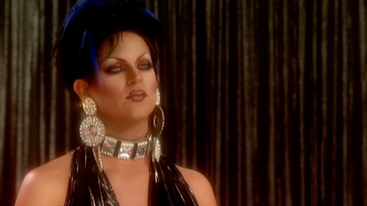 The very first queen to enter the Werk Room has arrived! 👠 Shannel Tune in to #PortraitOfAQueen on the #DragRace YouTube channel now 👉