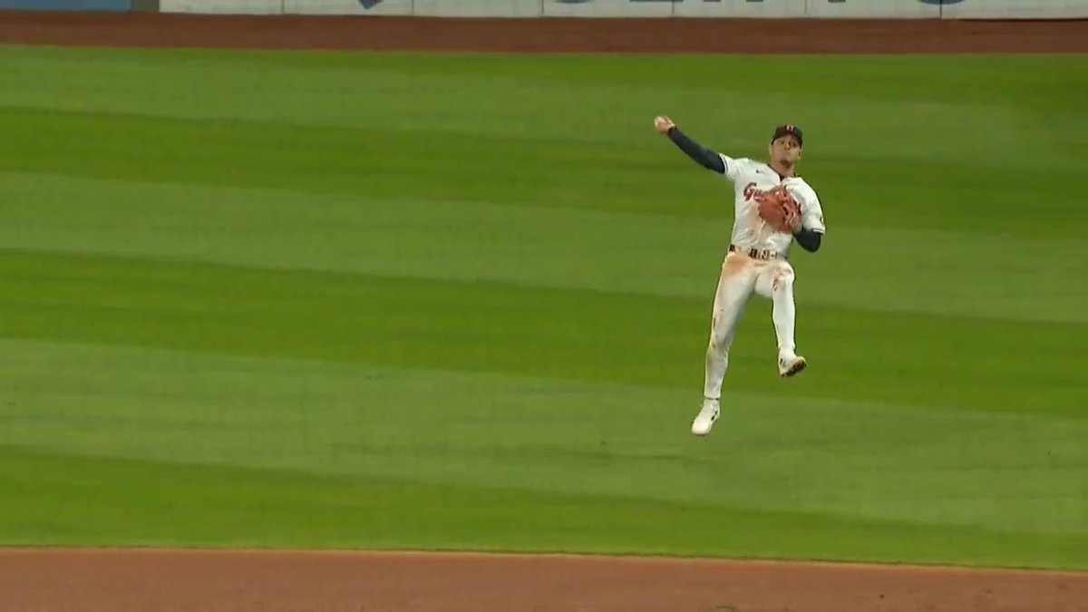Play No. 9 of 2024: The stretch, the spin, the throw, the pick 🤯 An otherworldly sequence by Andrés Giménez and Josh Naylor in the ALCS!