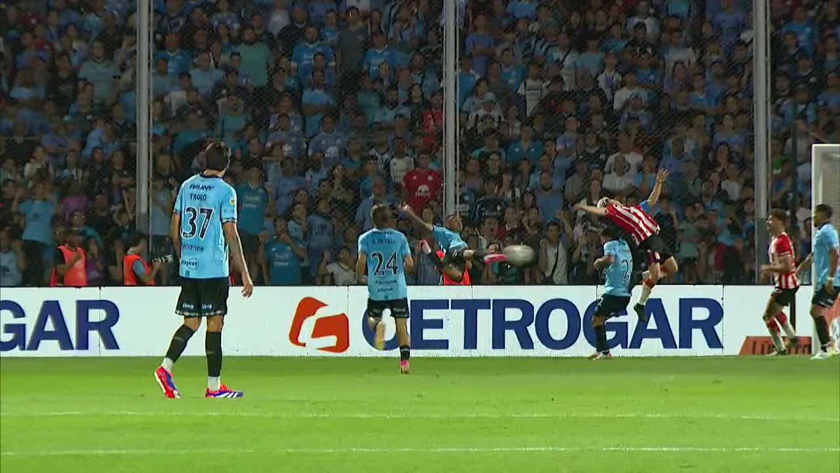 ¡PARA VERLO UNA Y MIL VECES MÁS! ¡LA ESPECTACULAR TIJERA DE BRYAN REYNA PARA DARLE EL EMPATE AGÓNICO A BELGRANO ANTE EL PINCHA! ¡EL GOLAZO DE LA FECHA!