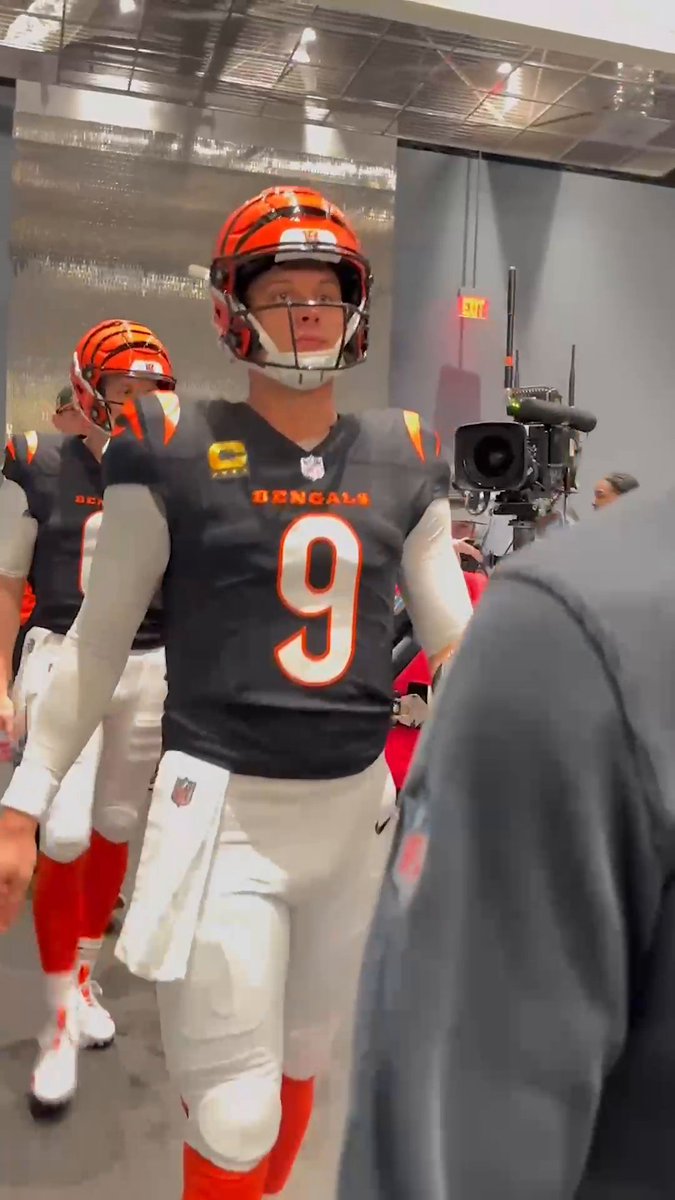 POV: You take the field with Joe Burrow on MNF 🔥 #CINvsDAL | 8:15 PM ET | ESPN/ABC 📺