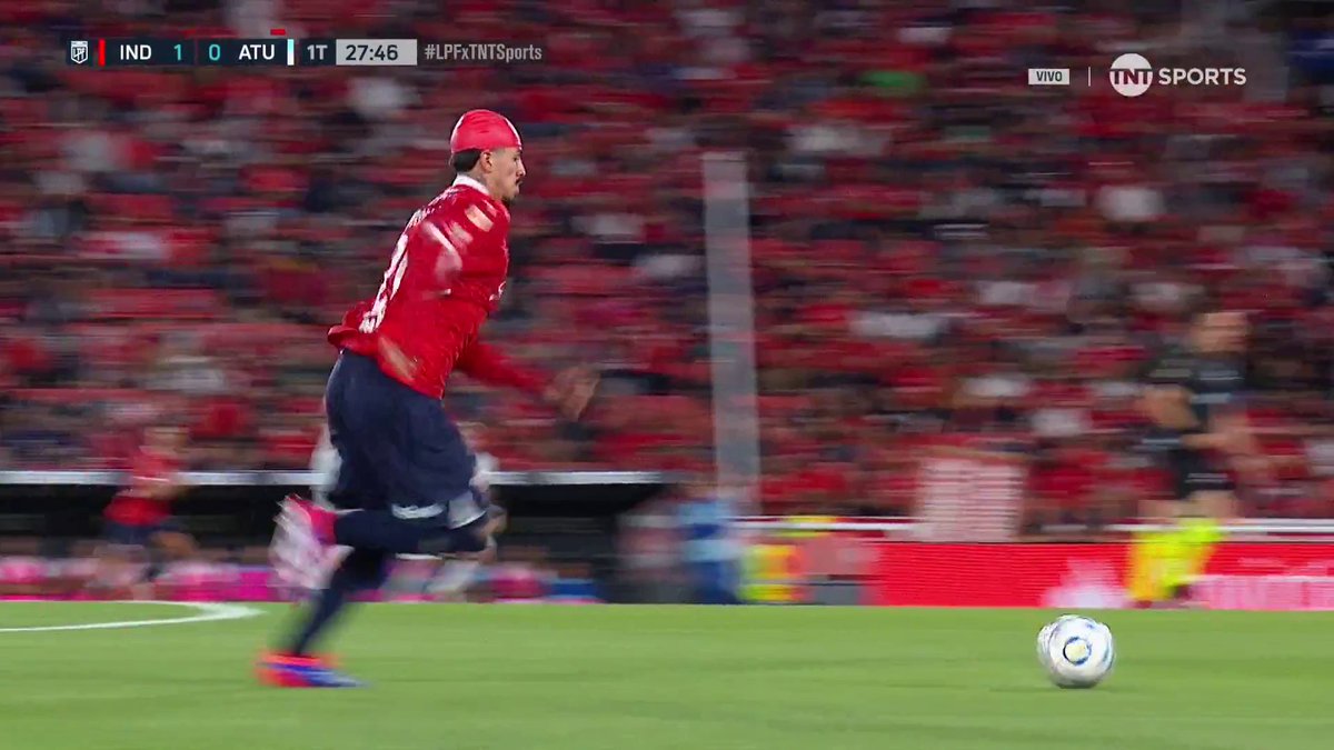 Lomonaco con toda la cabeza cortada y sangrando te mete este pase. 3 millones es barato, cómprenlo YA. #Independiente