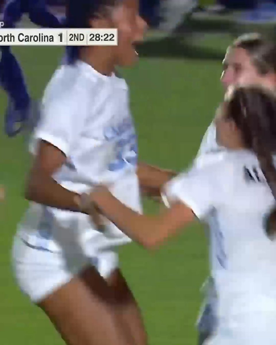 BEND IT LIKE BECKHAM 😱 Olivia Thomas gets UNC Women's Soccer on the board first!