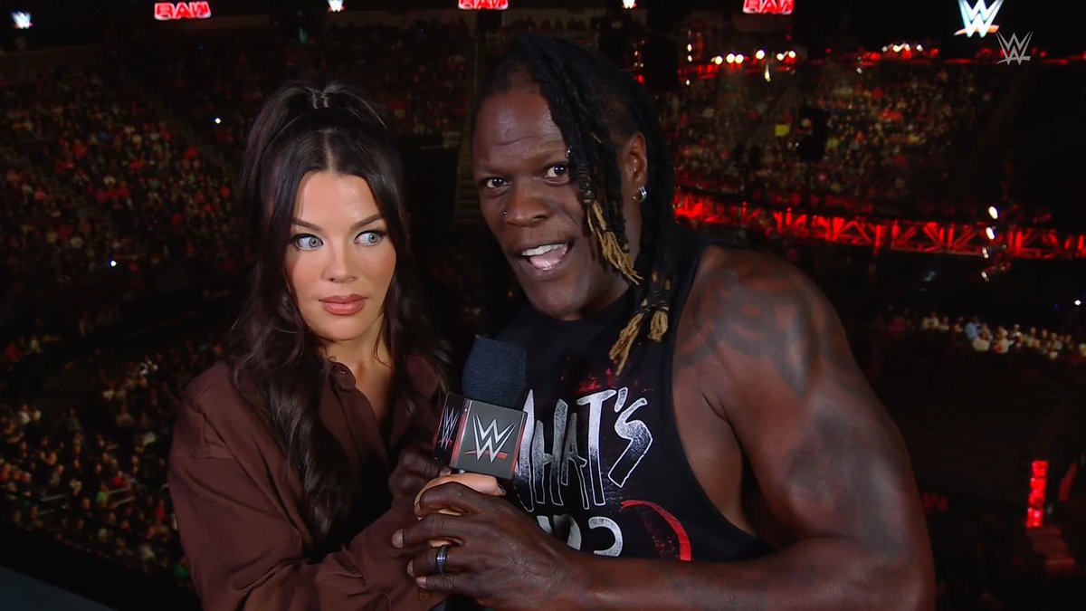 .Ron Killings has his own message for ‘The Bruiserweight’ Pete Dunne 😂 #WWERaw