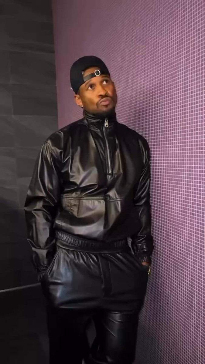 Usher has been on stage non-stop since 2021, and the fact that he still sounds this amazing after three years of constant touring is incredible
