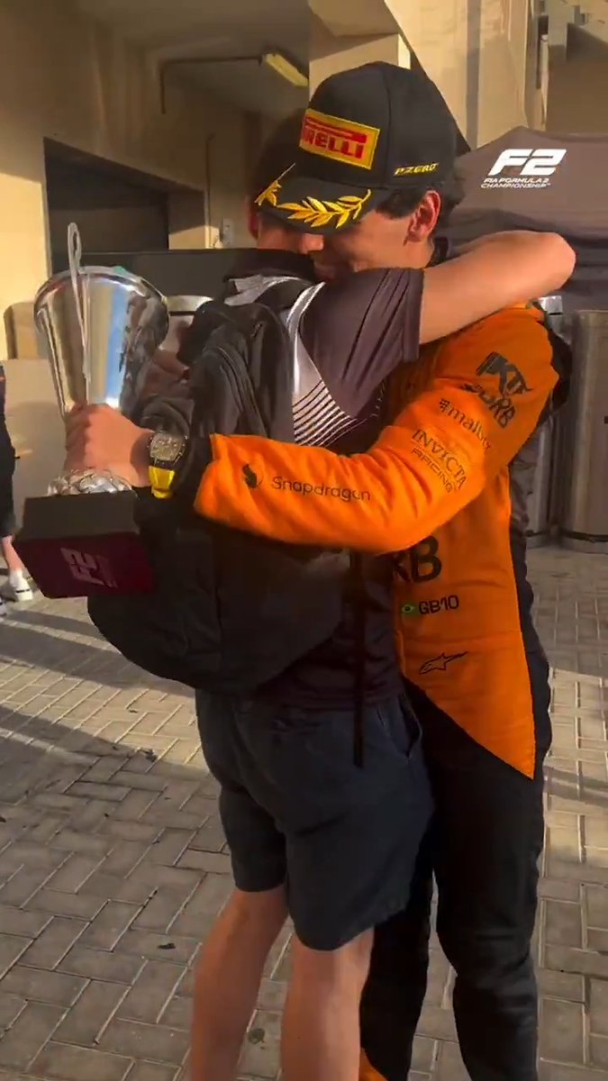 From champ to champ 🫂 Formula 3 champion Leonardo Fornaroli offered his congratulations to the new #F2 champion, Gabriel Bortoleto after the Feature Race on Sunday 😊 Can Leo follow in Gabi's footsteps and take the title in 2025? 👀 #AbuDhabiGP