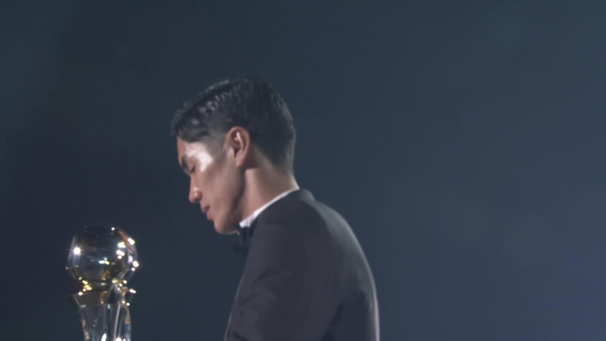 🏆️最優秀選手賞🏆️ ヴィッセル神戸 武藤嘉紀選手の喜びの声をお届け✨️ Yoshinori Muto/武藤 嘉紀 ヴィッセル神戸 #Ｊリーグアウォーズ ライブ配信中！📡 YouTube 🔗 TikTok 🔗 DAZN 🔗