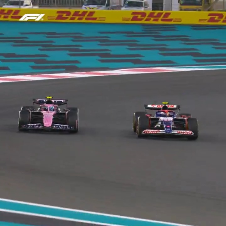 Not Yukierre! 😮 Old friends turned foes (briefly) to fight for track position in Abu Dhabi ⚔️ #F1 #AbuDhabiGP