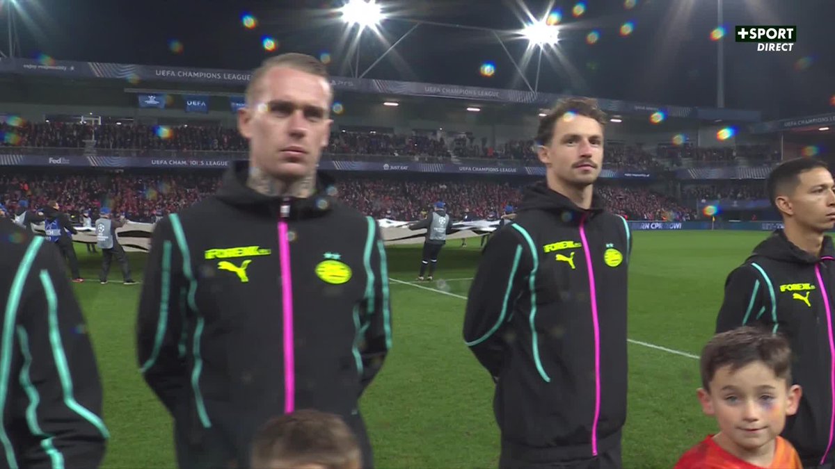 La musique de la Ligue des champions au Roudourou 🎶 🤩 #SB29PSV | #UCL