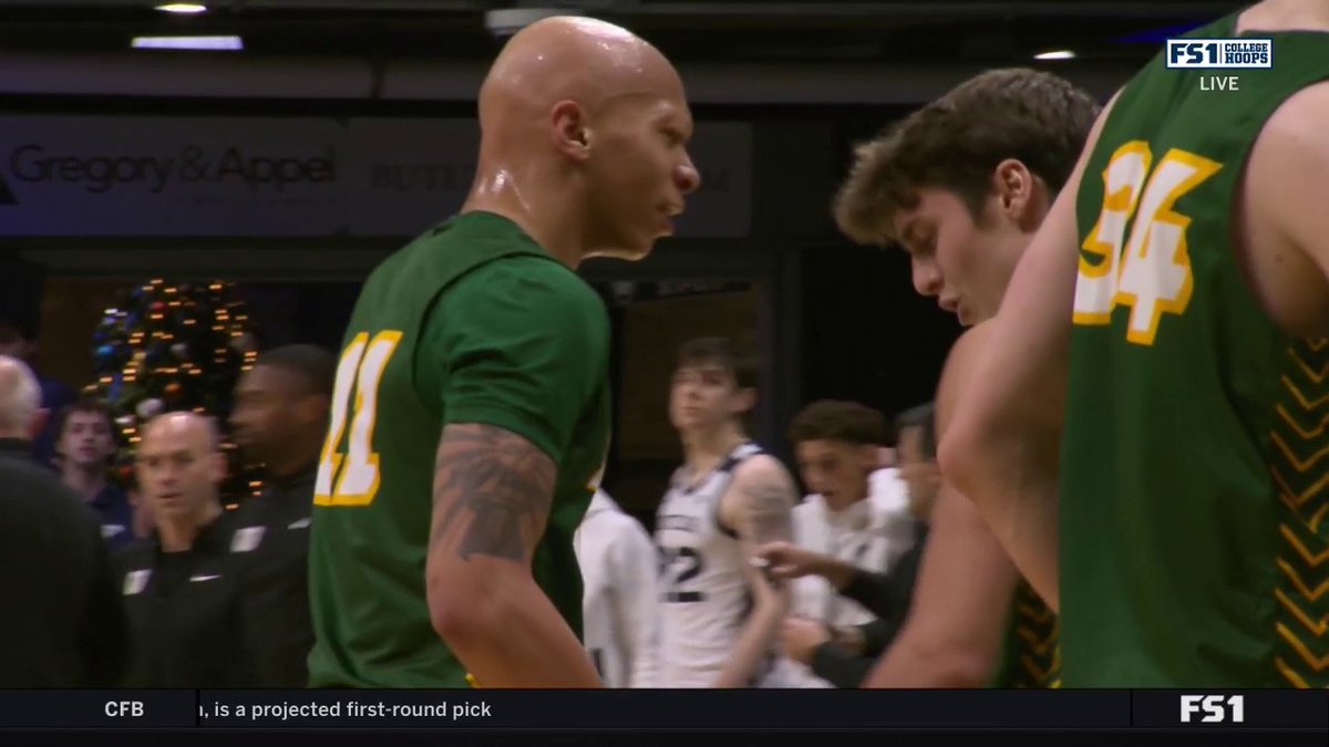 Jacari White has 24 points at the half for NDSU Men's Basketball 🔥 He's outscoring the entire Butler team ON HIS OWN 🤯 (via FOX College Hoops)