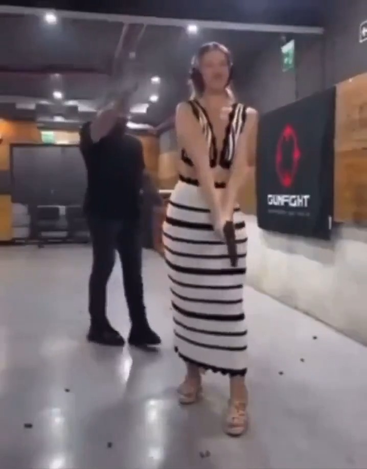 This dude should stay tf away from guns 🤦♂️