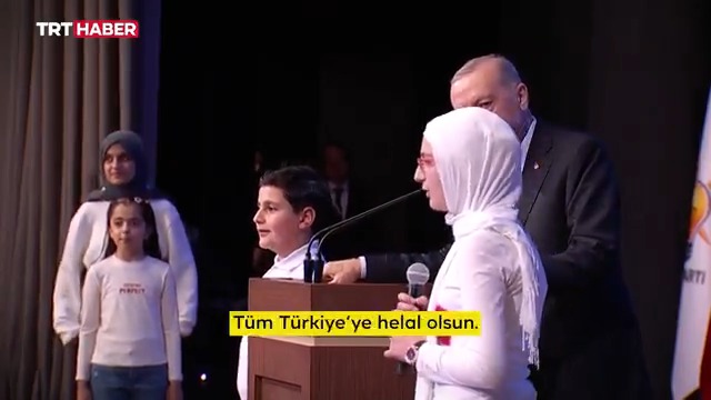 “Bizi yalnız bırakmadın, biz de evlatların olarak seninle kalacağız ve seninle beraber olacağız. Tüm Türkiye’ye helal olsun.” Halepli çocuklardan Cumhurbaşkanı Erdoğan’a…