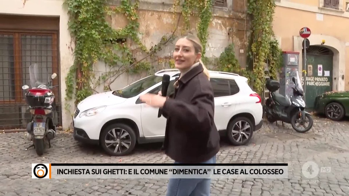 A #Roma il Comune ha deciso di lasciare andare in malora tantissimi appartamenti dal valore inestimabile nel cuore della città, a pochi metri dal Colosseo. Però si parla di emergenza abitativa. Ma perché? Il servizio completo di Costanza Tosi è disponibile su Mediaset Infinity