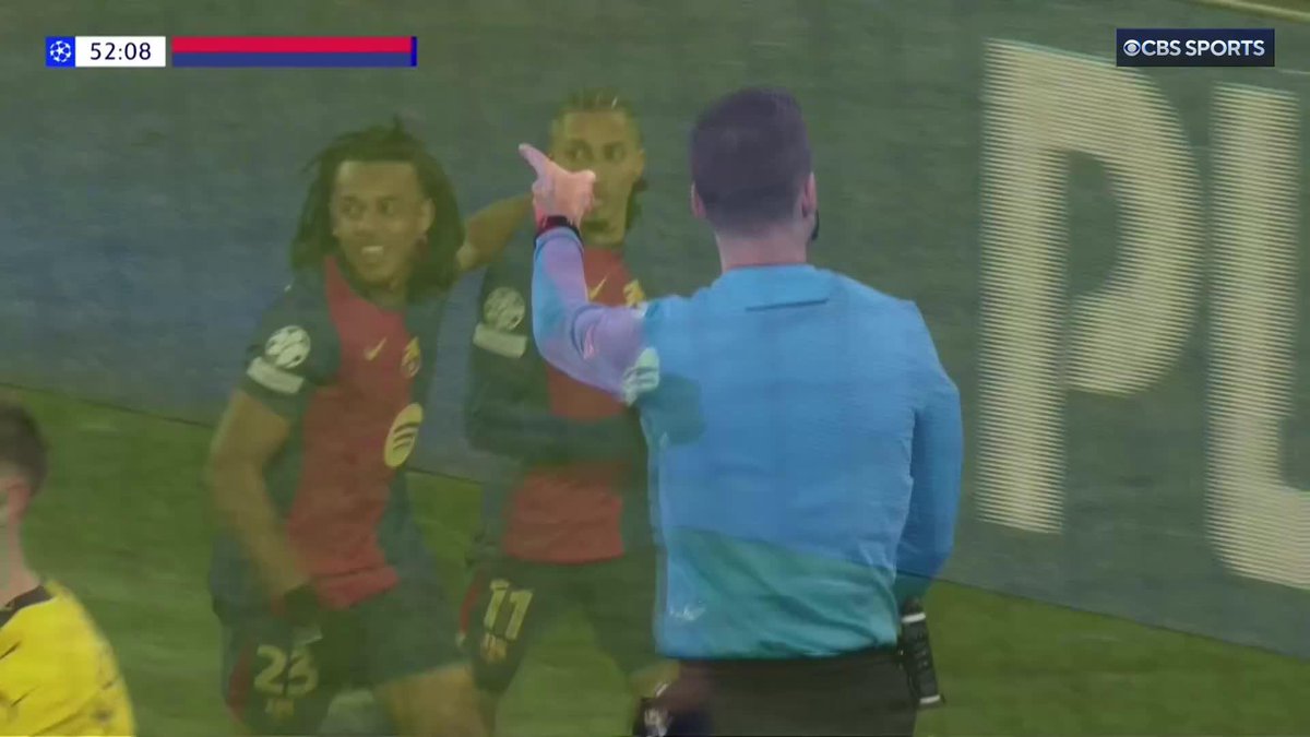 What the hell kinda goalkeeping is this?!