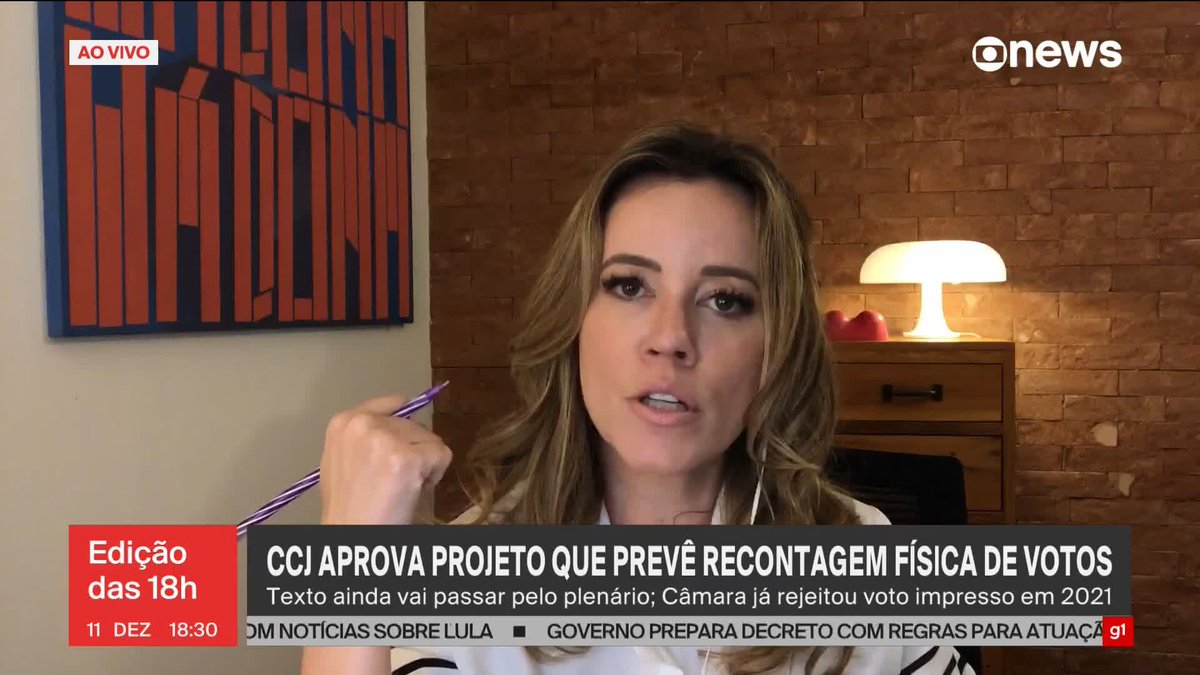 “A CCJ virou a porteira do inferno. Eles sabem que isso não vai passar (...). É para fazer jogo de cena, terrorismo com a sociedade”, diz @natuzanery sobre projeto de voto impresso. ➡ Assista ao #Edição18: #GloboNews