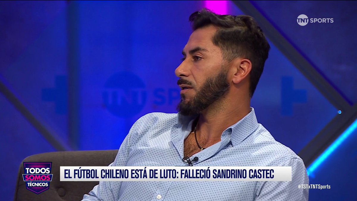 🗣⚽🔵🔴 DE ÍDOLO A ÍDOLO Johnny Herrera, en #TSTxTNTSports, recordó con mucha emoción a Sandrino Castec, una leyenda de Universidad de Chile quien falleció este 11 de diciembre, y la mística que rodeaba al Bombardero.