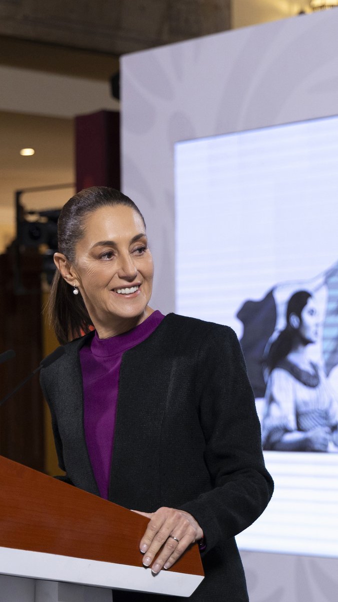 Celebramos que el Congreso de la Unión avalara el lenguaje inclusivo de género en la Constitución. Presidenta con A y comandanta con A es una transformación en la lengua. Como nos han enseñado, sólo lo que se nombra existe.