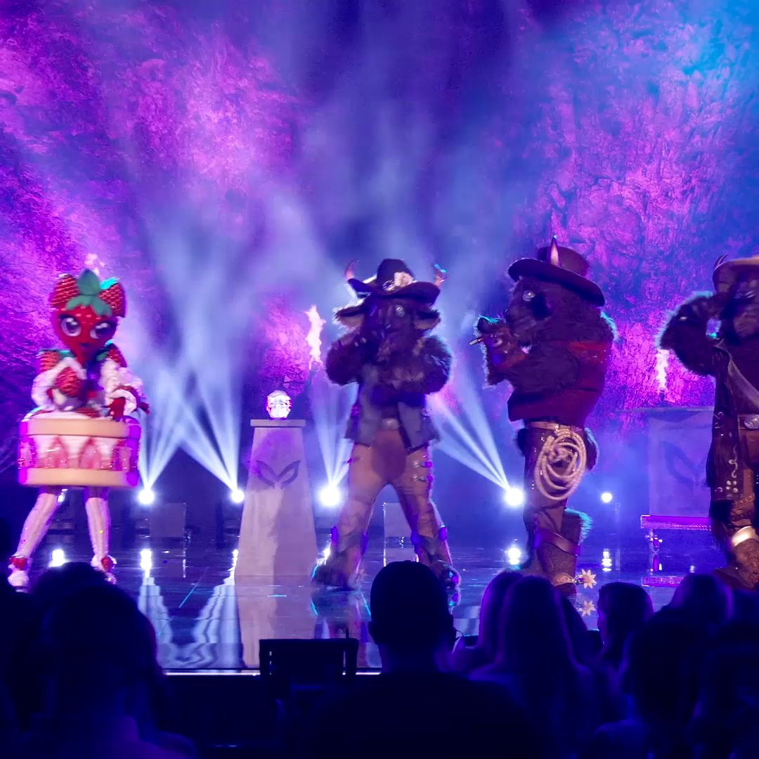 Berries and buffalo, who would've thought? 😱🔥 Who's going to take it to the top — #StrawberryShortcakeMask or #BuffaloMask? #TheMaskedSinger
