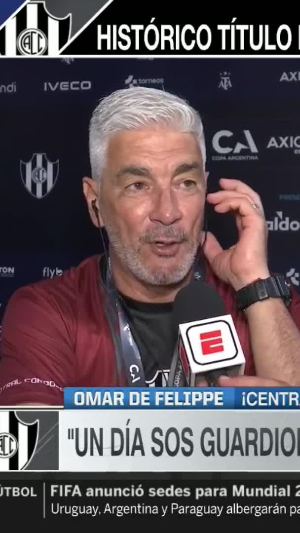 "CUANDO VEO QUE VAN Y LEEN UN GPS LES DIGO: '¿POR QUÉ NO TE FIJAS CUÁNTOS PASES HACÉS BIEN Y CÓMO PARÁS LA PELOTA?'" Omar De Felippe dejó una gran reflexión sobre el fútbol moderno y analizó la final jugada por Central Córdoba. 📺 #SportsCenter | #DisneyPlus