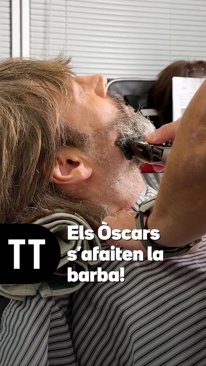 Heu vist mai els Òscars sense barba? Doncs obriu bé els ulls, perquè no els hi tornareu a veure. 💈 Tots els capítols de “Tot torna”, ja disponibles a la plataforma 3Cat #TotTorna3Cat