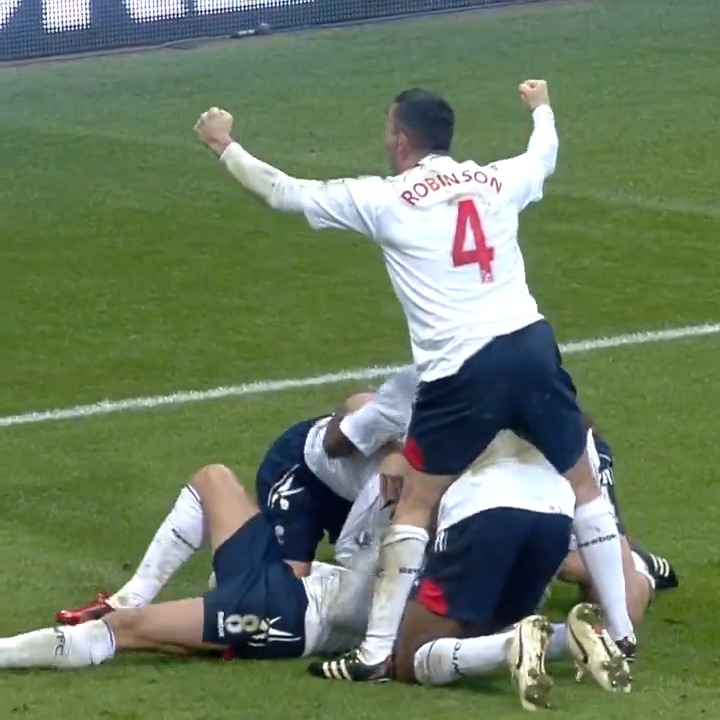 Just conceded in the 87th minute to make it 1-1... Step forward, Stu Holden, on this day in 2010 🤩 #bwfc