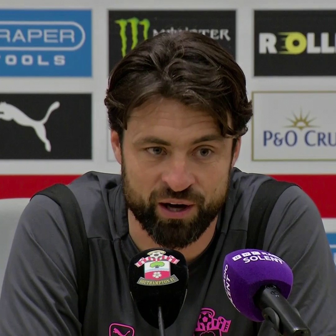 "Everyone's quick to criticise these days" 🗣️ Russell Martin defends Tottenham boss Ange Postecoglou from recent criticism.