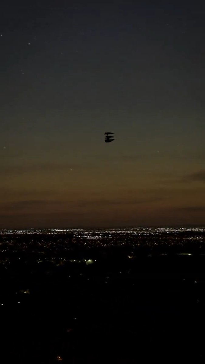 New "drone" video out of New Jersey and this one has more detail than many earlier ones. *to me* it looks like the bottom of the "drone" is a Pivotal Helix eVTOL. Not sure what's going on above it but that's my initial thought. Any of y'all have a different take? ⬇️ I'd still like to see one of these filmed on a thermal or night vision device as I think it would give us a lot more information on what they are. So if you're in the area and have that capability please keep it charged and ready 👌🏽 #drones #drone #DroneNJ #NewJersey #ufo #UAP