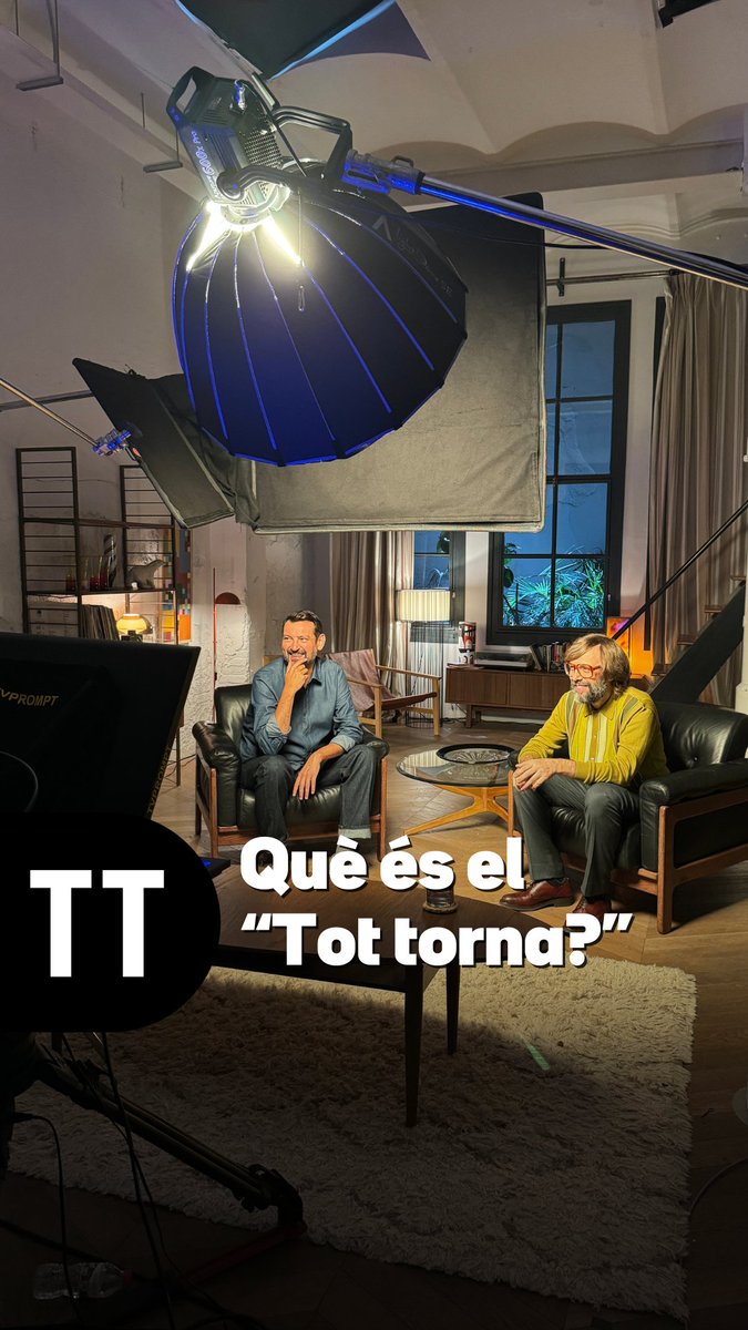 Ja són a 3Cat els 10 capítols del Tot Torna, el nou programa dels Òscars on he tingut la sort de treballar. Molta gent em para pel carrer, m’agafa per les solapes de la gavardina i em diu: “què és, ben bé, el Tot Torna?!” Us ho explico a continuació.
