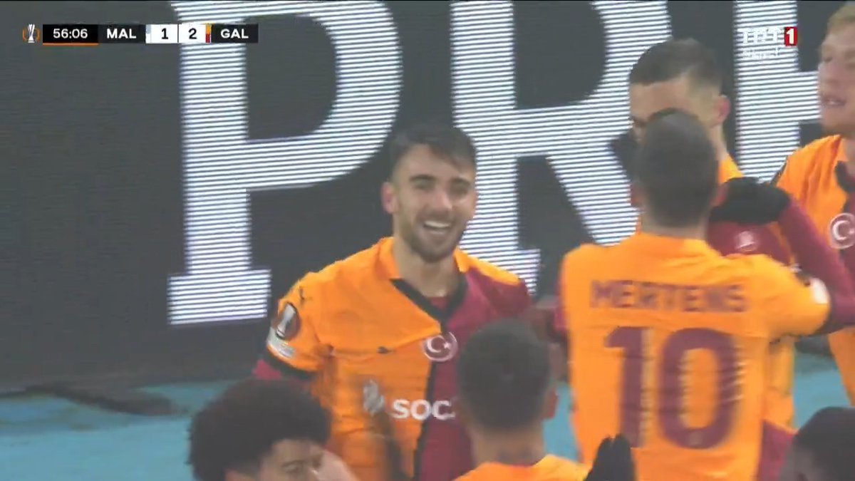 ⚽GOOOLLL! Yunus Akgün!!! Mertens'le al veri yaptı golünü attı! Galatasaray 1-0'dan döndü!