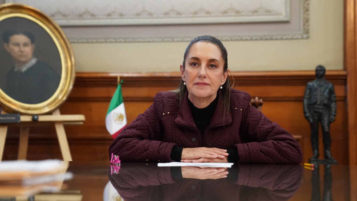 Celebramos la aprobación del Presupuesto de Egresos de la Federación 2025, que garantiza los Programas para el Bienestar, incluidos los tres nuevos; los derechos a la salud y educación, así como la elección en el Poder Judicial. Vamos acorde con la austeridad republicana y con el humanismo mexicano del segundo piso de la Cuarta Transformación.