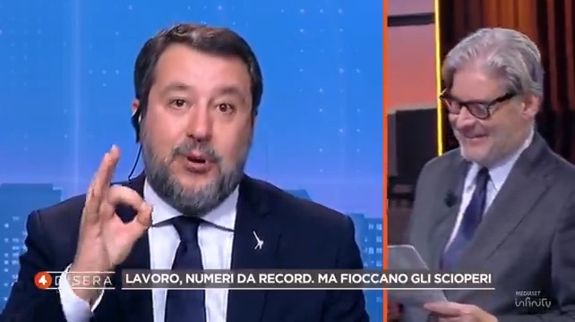 "Buon santo Natale. Evviva il presepe, evviva Gesù bambino, perché i regali li portano Babbo Natale e Gesù bambino, non mamma e papà"