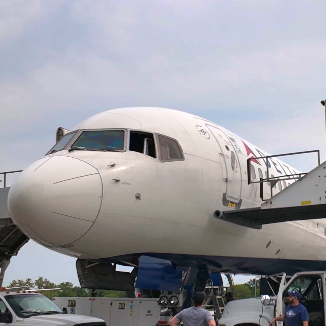 Raise your hand if you’re ready to see the final look of our new cabins coming soon on a Boeing 757 ✋