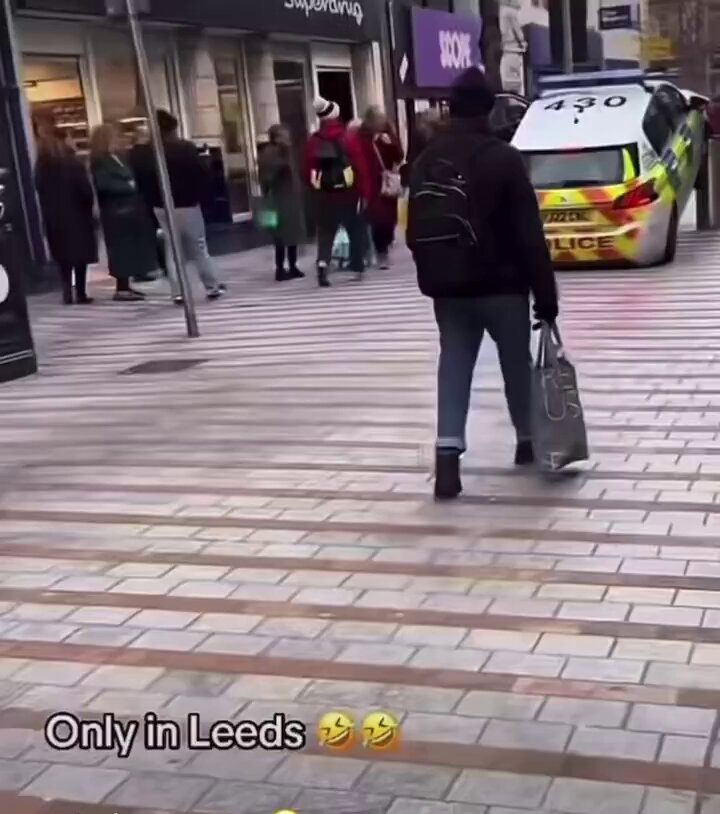 The police women didn’t expect that😂
