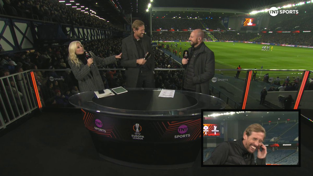 Looks like @PeterCrouch was enjoying the half-time music at Ibrox 🕺😅 📺 TNT Sports & discovery+ UK