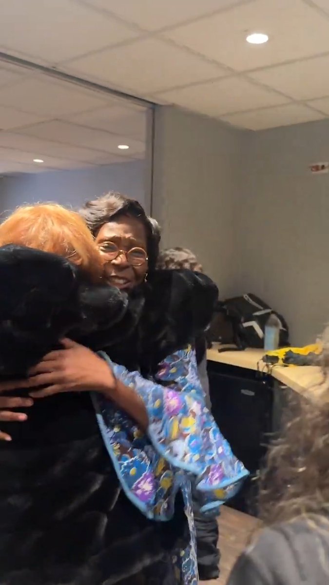Follow along with Joy Behar and @Sunny as they see our #WhoopiGoldberg make her debut in Annie! ❤️