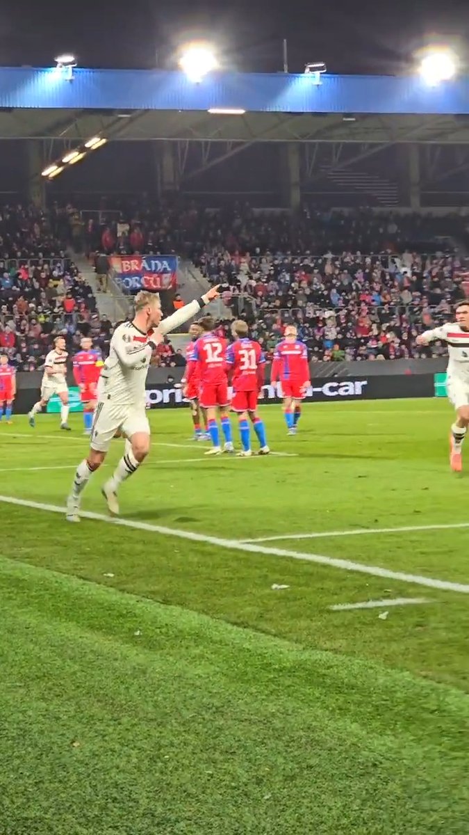 Pitchside in Plzen 🤳 Rasmus's late winner looks even better up close 👌 #MUFC || #UEL