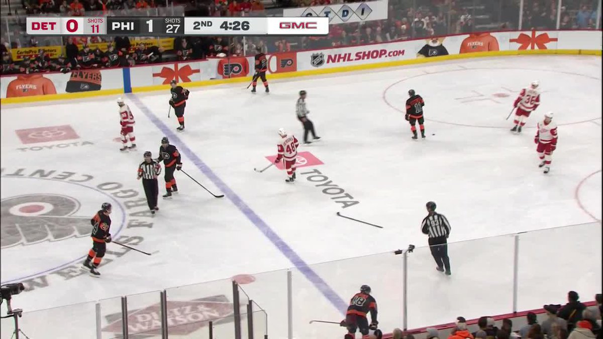 So close. But you knew MM39 was going to try the lacrosse goal with the Philadelphia Wings in the house. #DETvsPHI | #LetsGoFlyers
